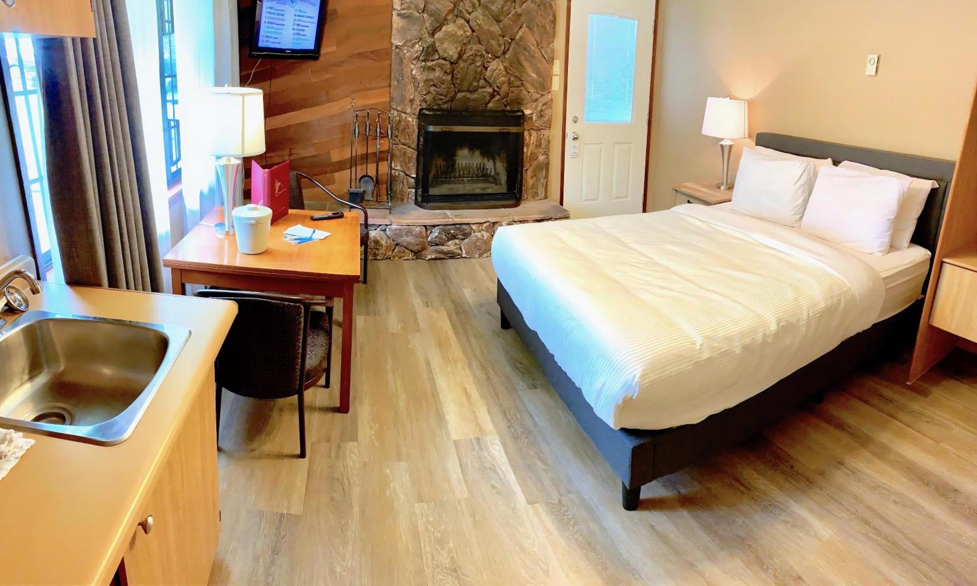 Sunwapta Falls Rocky Mountain Lodge Jasper Room photo