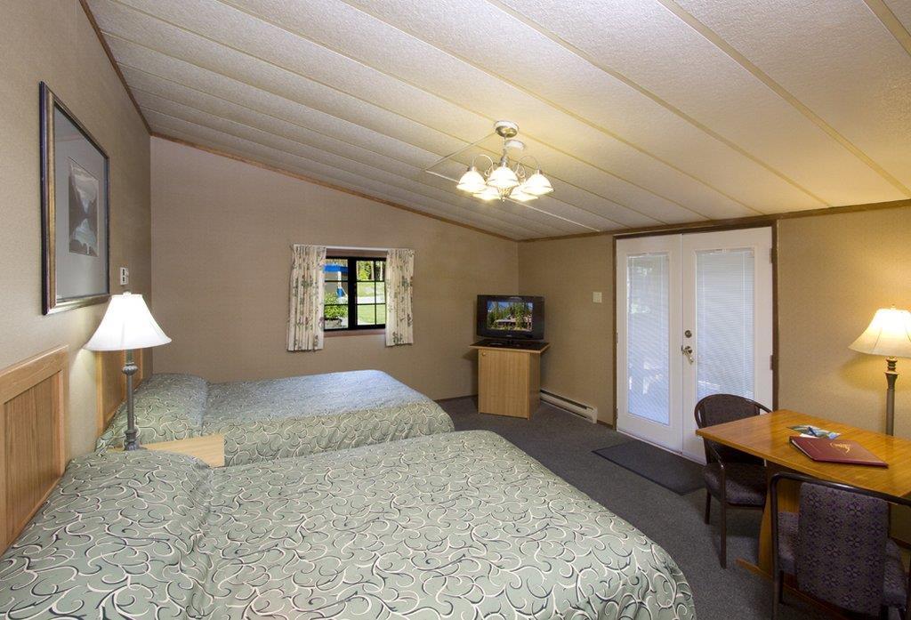 Sunwapta Falls Rocky Mountain Lodge Jasper Room photo