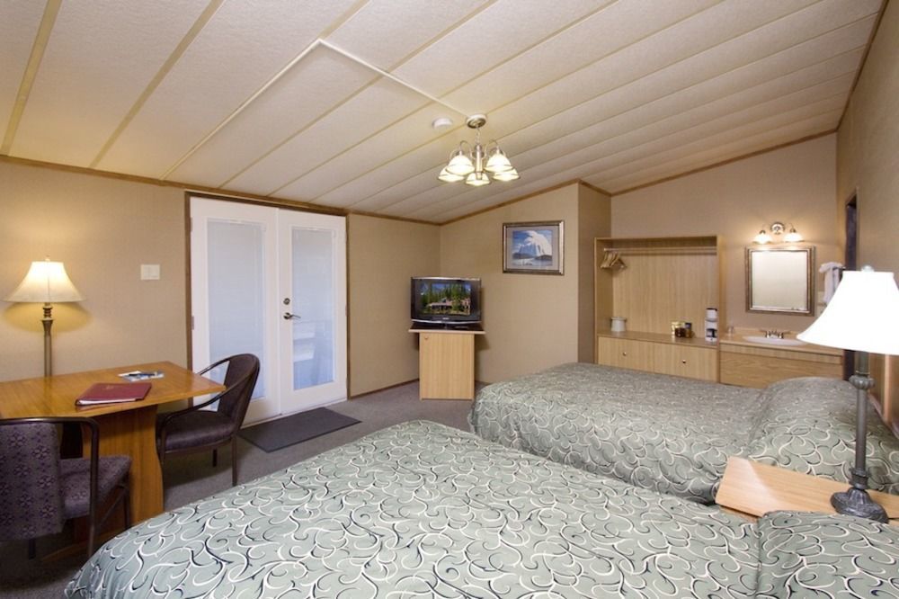 Sunwapta Falls Rocky Mountain Lodge Jasper Exterior photo